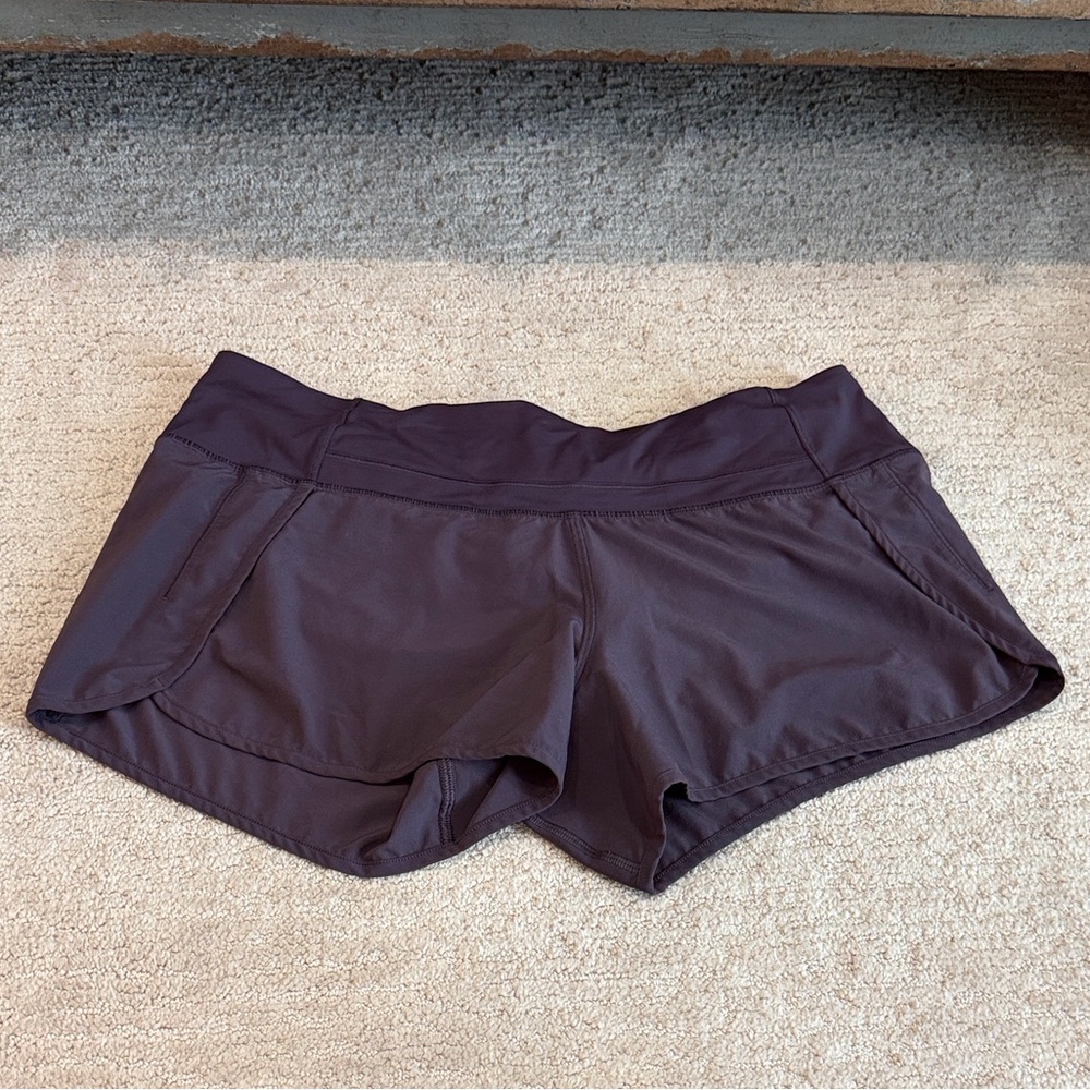 Lululemon Women’s Speed up 2.5” Running Shorts - Dark Plum size 10
